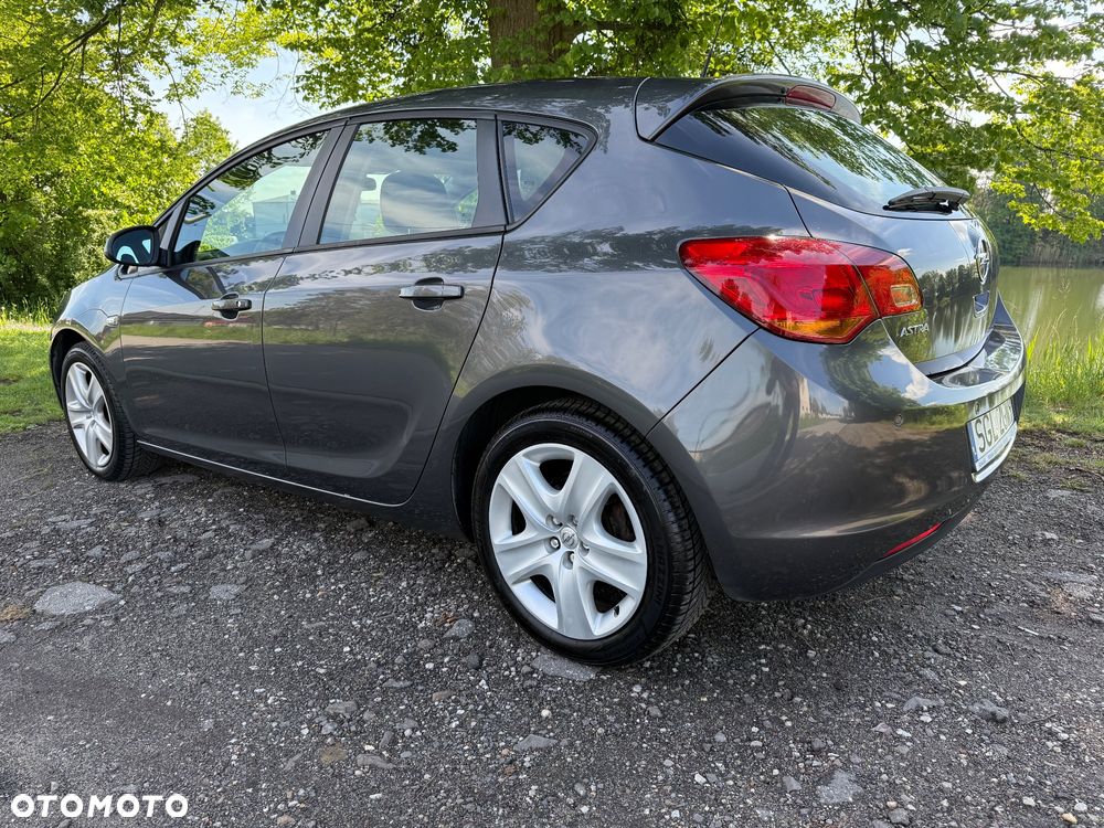 Opel Astra 1.6 Cosmo - 17