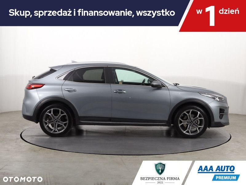 Kia XCeed - 8