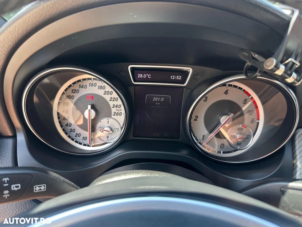 Mercedes-Benz GLA - 6