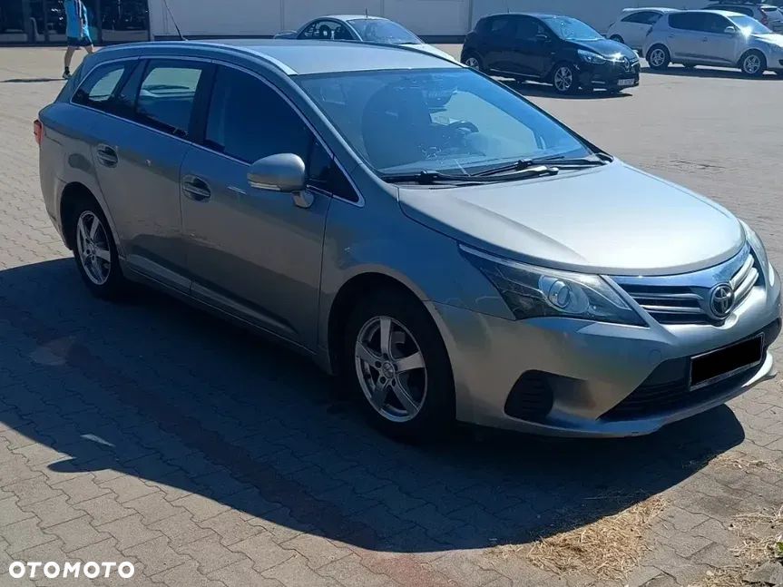 Toyota Avensis 2.0 D-4D Active - 10