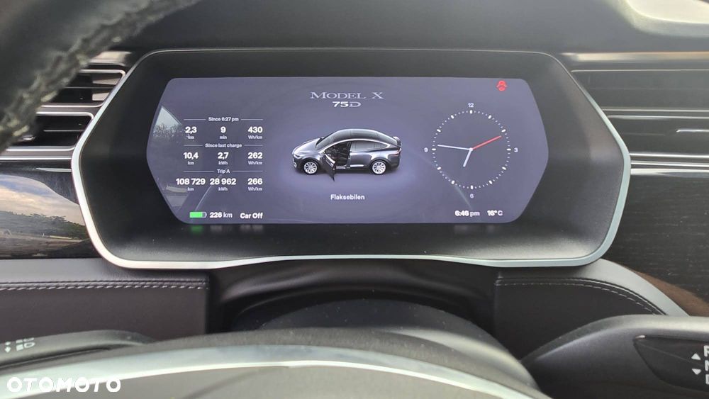 Tesla Model X - 27
