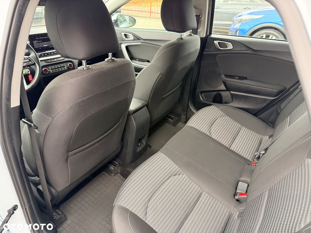 Kia Ceed 1.5 T-GDI M - 19