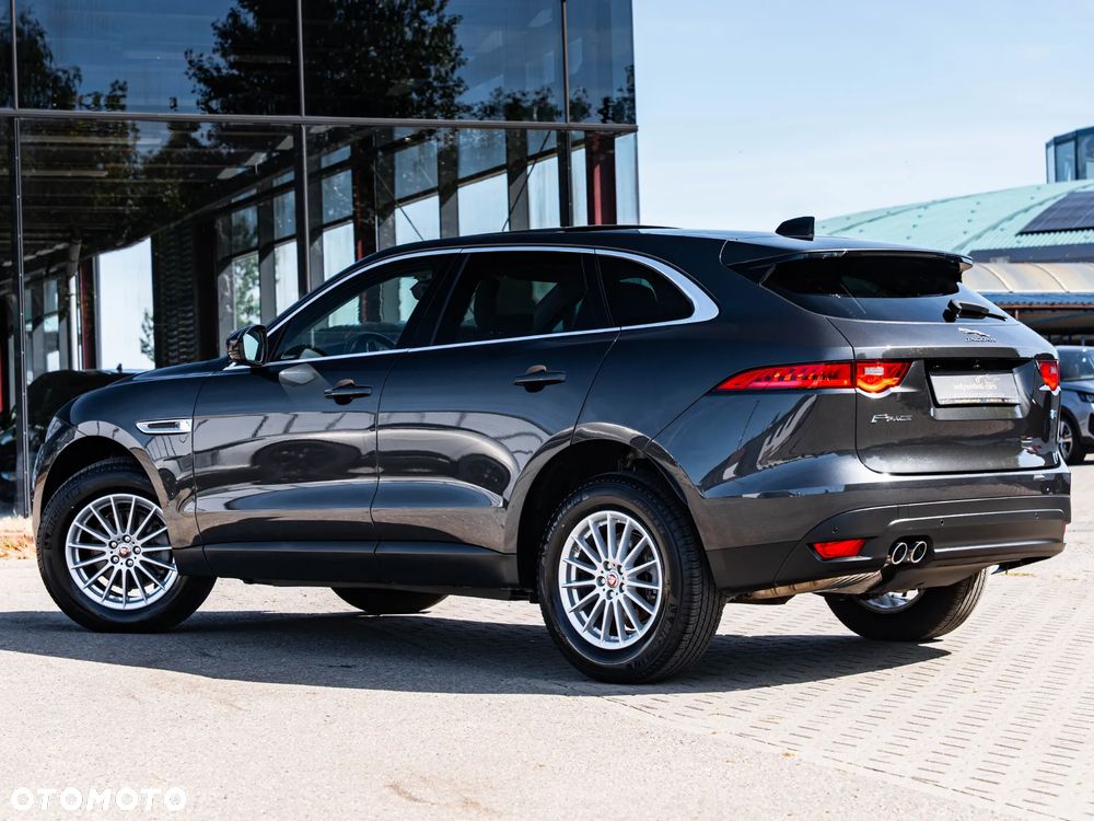 Jaguar F-Pace 20d Prestige - 10