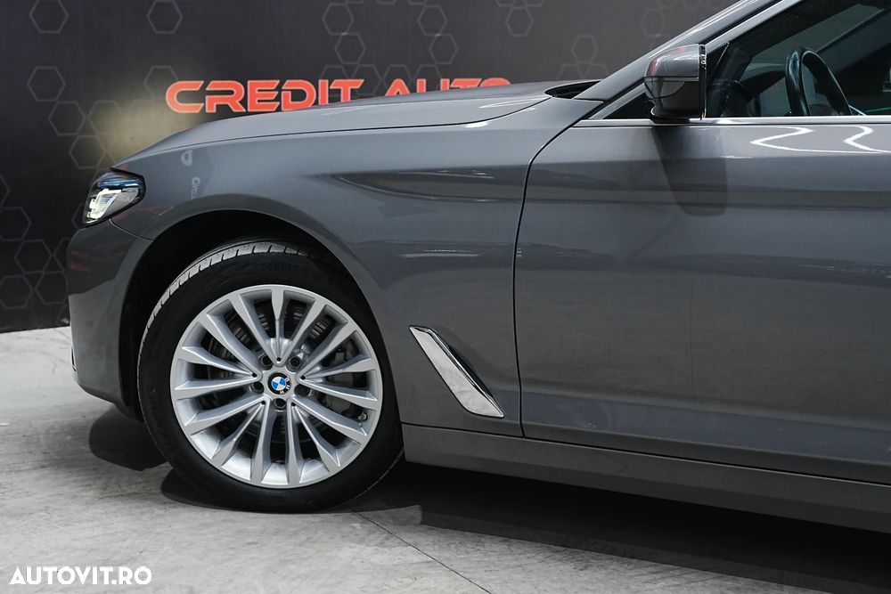 BMW Seria 5 530i Aut. Luxury Line - 36