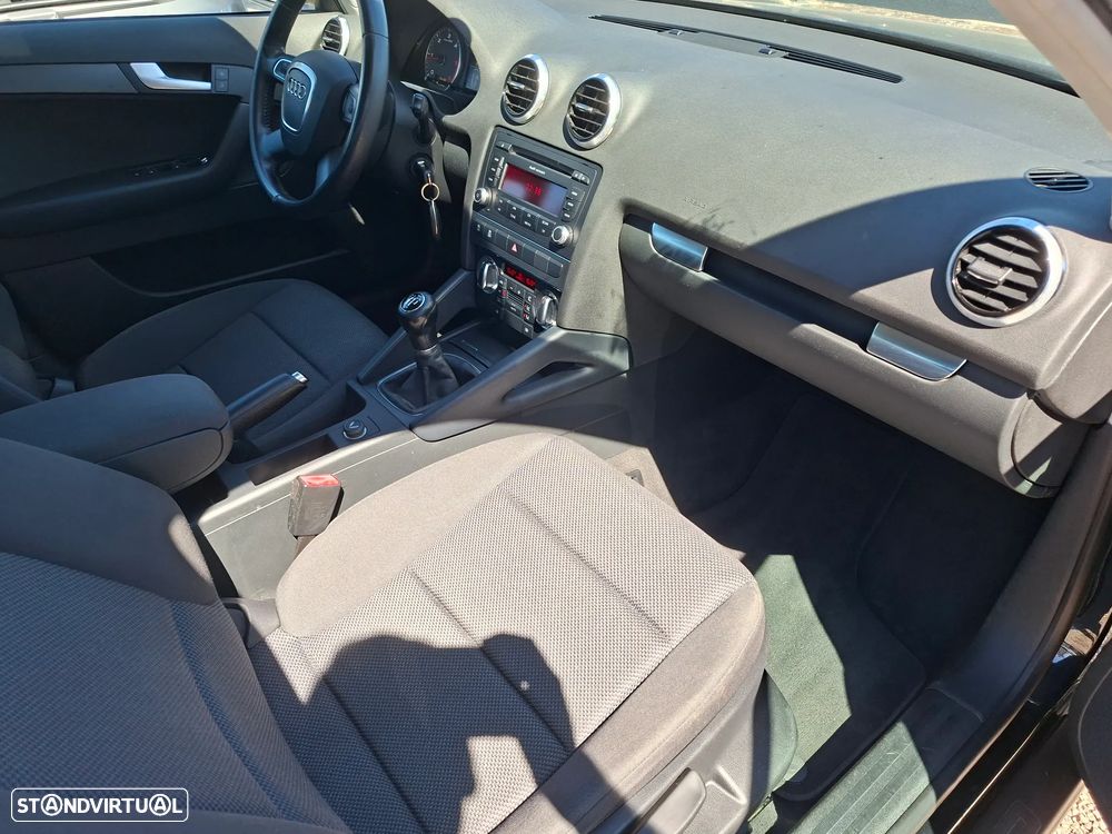 Audi A3 Sportback 1.6 TDI Attraction Business Line - 10