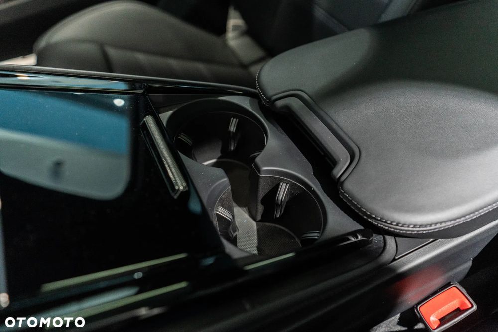 Porsche Panamera 4 E-Hybrid PHEV - 33