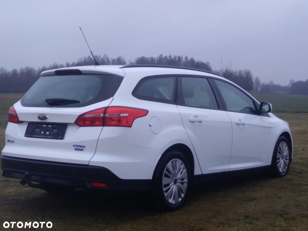 Ford Focus 1.0 EcoBoost Gold X (Trend) - 4