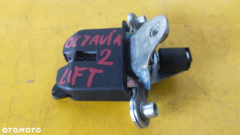 Skoda Octavia II HB zamek klapy tył 1Z5827501E - 1