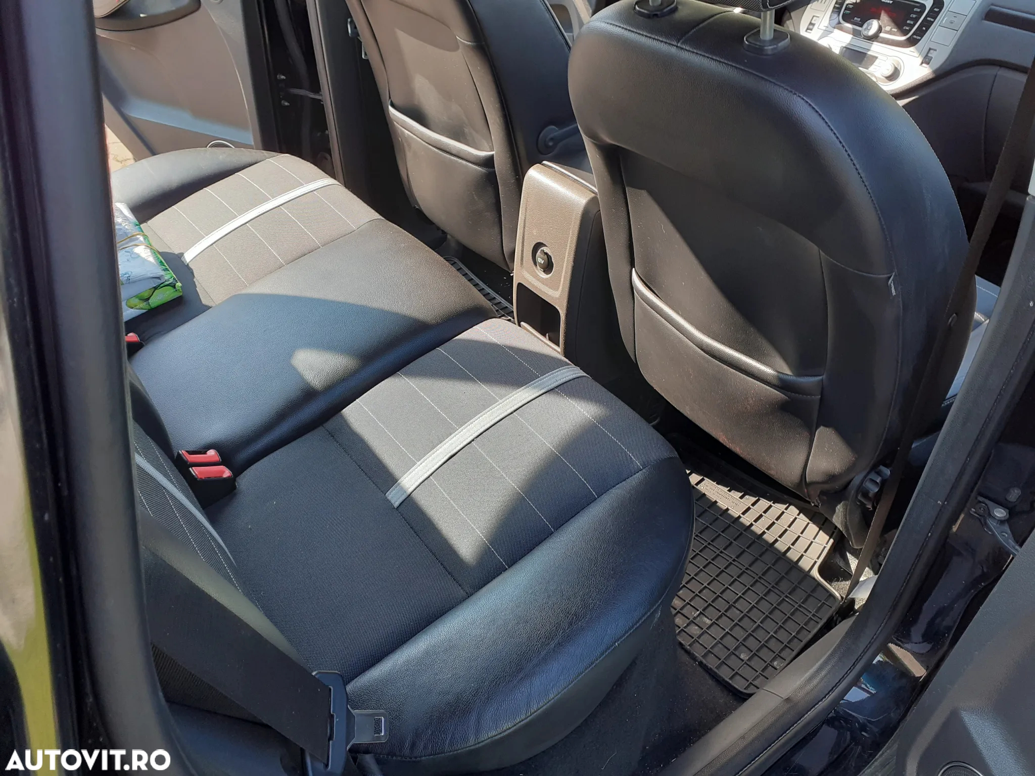 Ford Kuga - 8