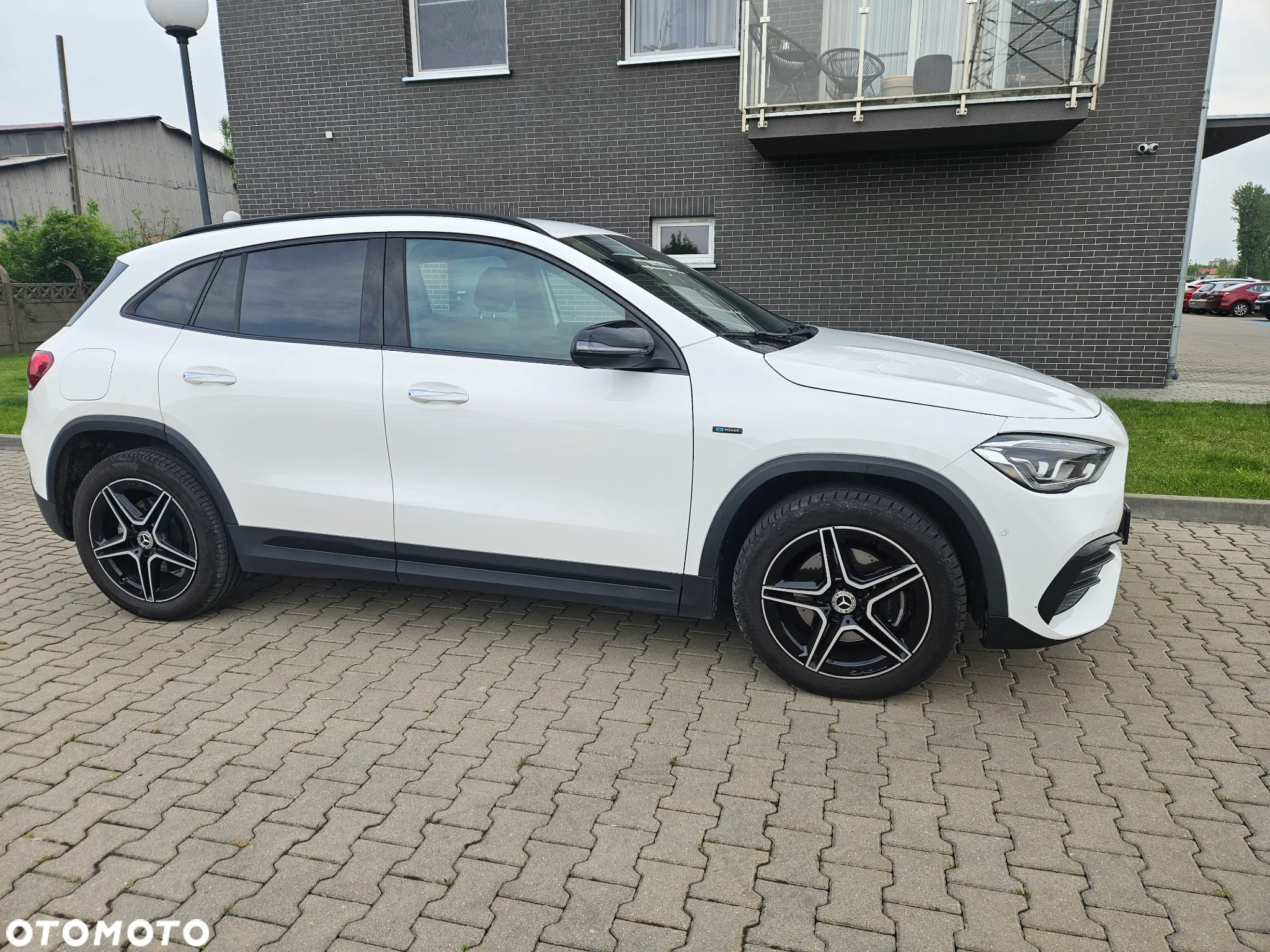 Mercedes-Benz GLA 250 e 8G-DCT AMG Line - 4