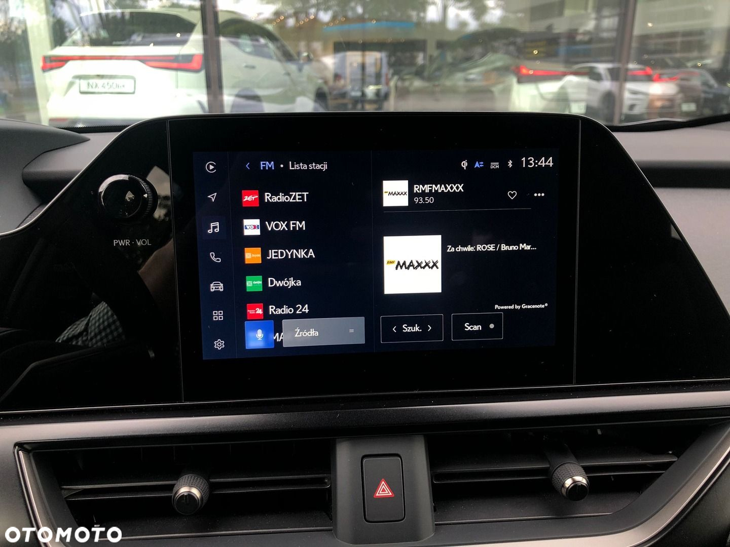 Lexus UX - 18