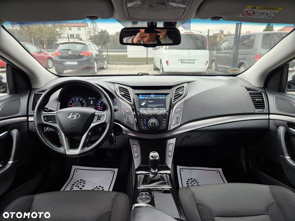 Hyundai i40 Kombi blue 1.6 Trend - 20