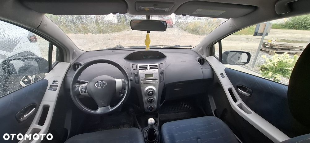 Toyota Yaris 1.3 Sol - 14
