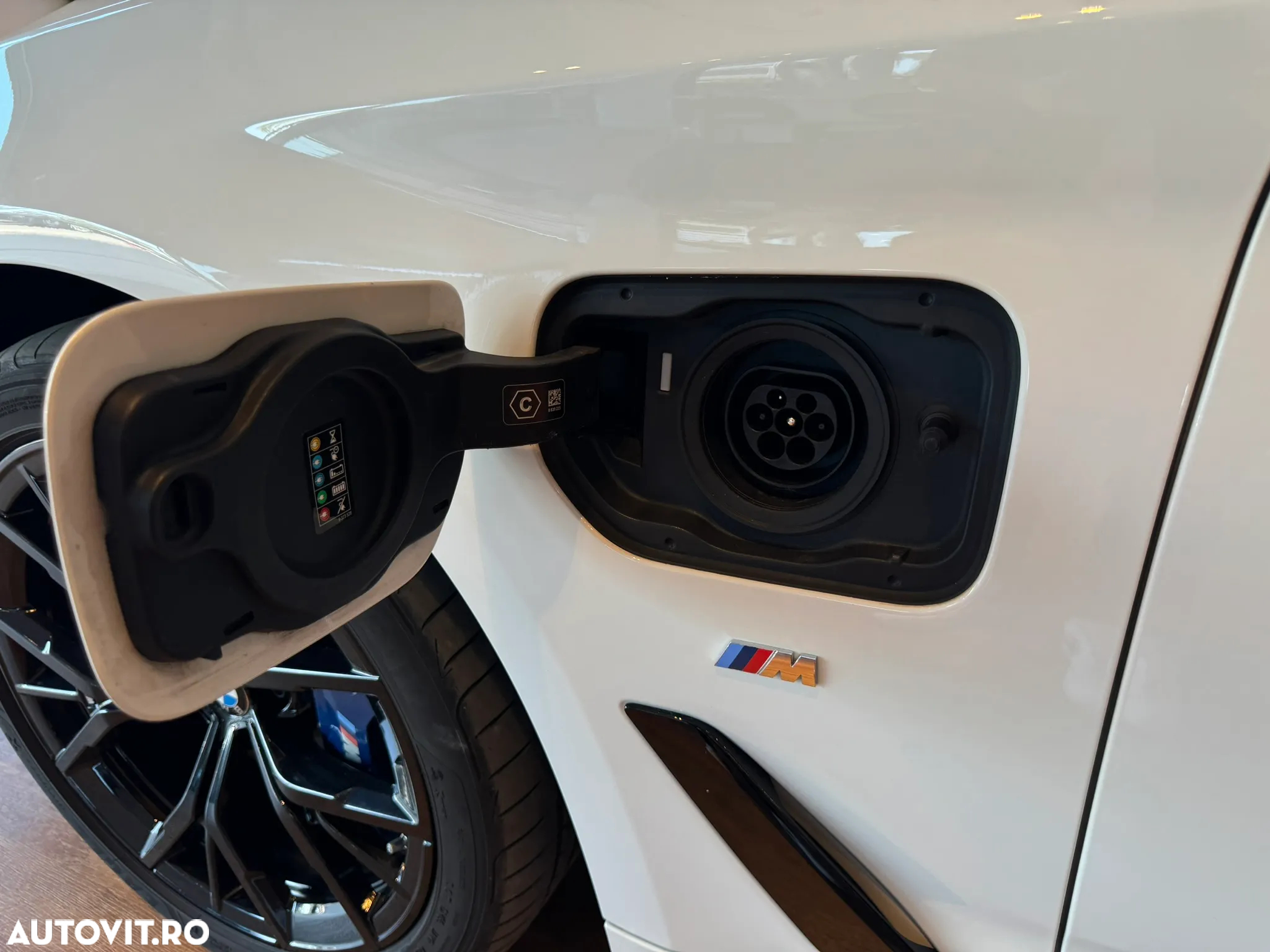 BMW Seria 5 545e xDrive AT PHEV - 29