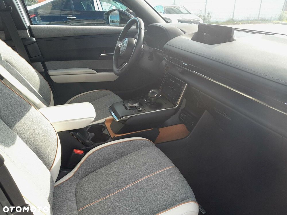 Mazda MX-30 R-EV PHEV Makoto - 15