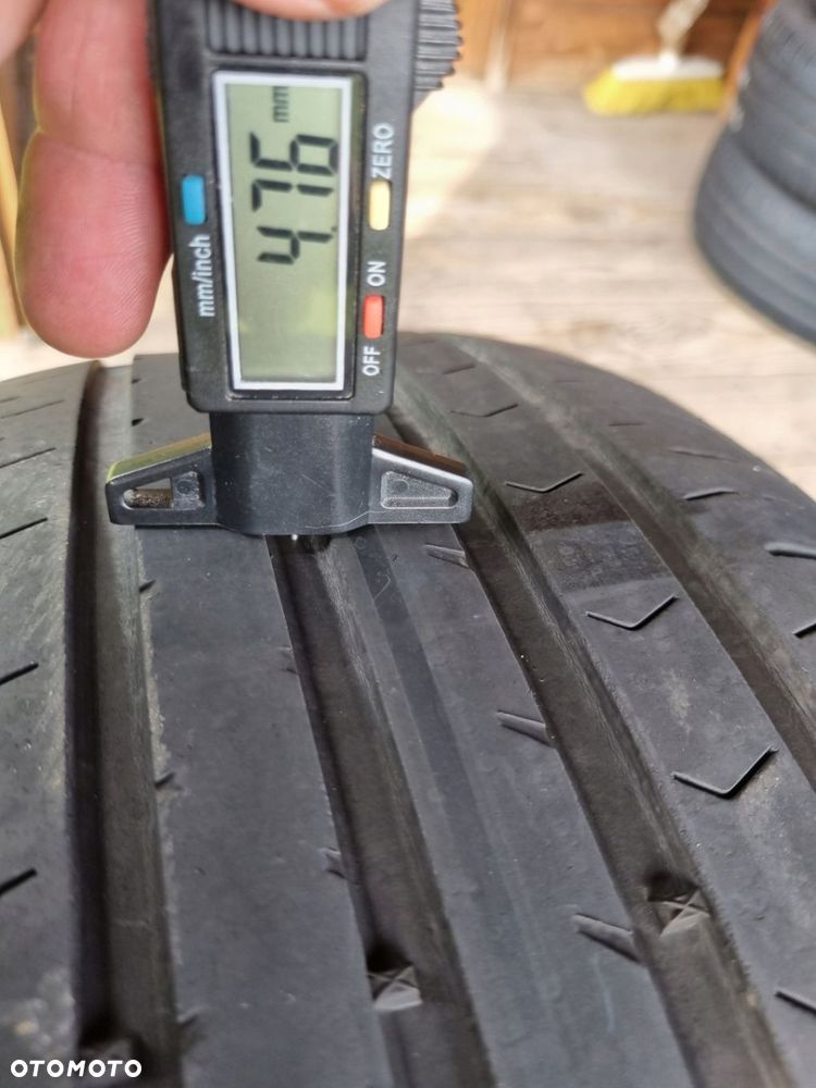 Opony letnia Continental ContiPremiumContact 5 215/55R17 94 W 2015r,4,8mmx2 - 5