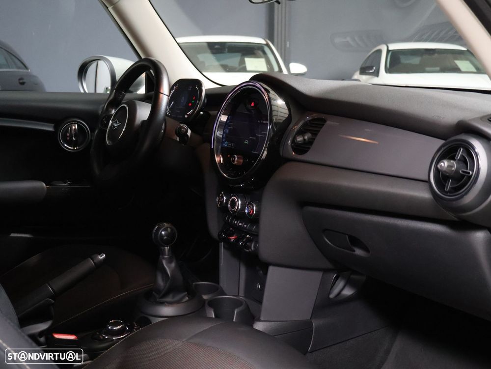 MINI 3 Portas Cooper Essential - 7