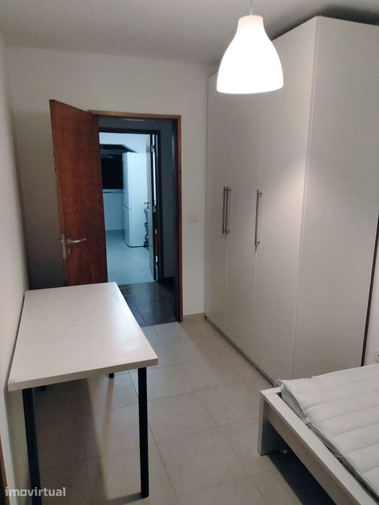 Quarto para arrendar perto do ISEL e RTP - Grande imagem: 3/6