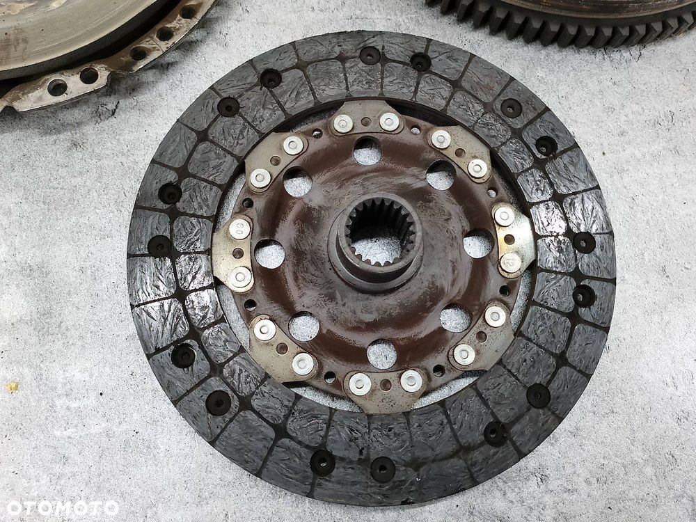 KOŁO DWUMASOWE KOMPLETNE TOYOTA AVENSIS II T25 323063410 2.0 D-4D - 5