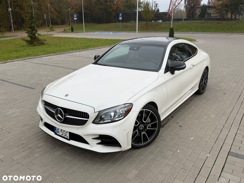 Mercedes-Benz C300 Coupe 2023 photo 3