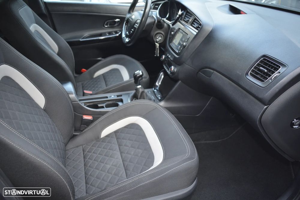 Kia Ceed SW 1.0 T-GDI GT Line - 16