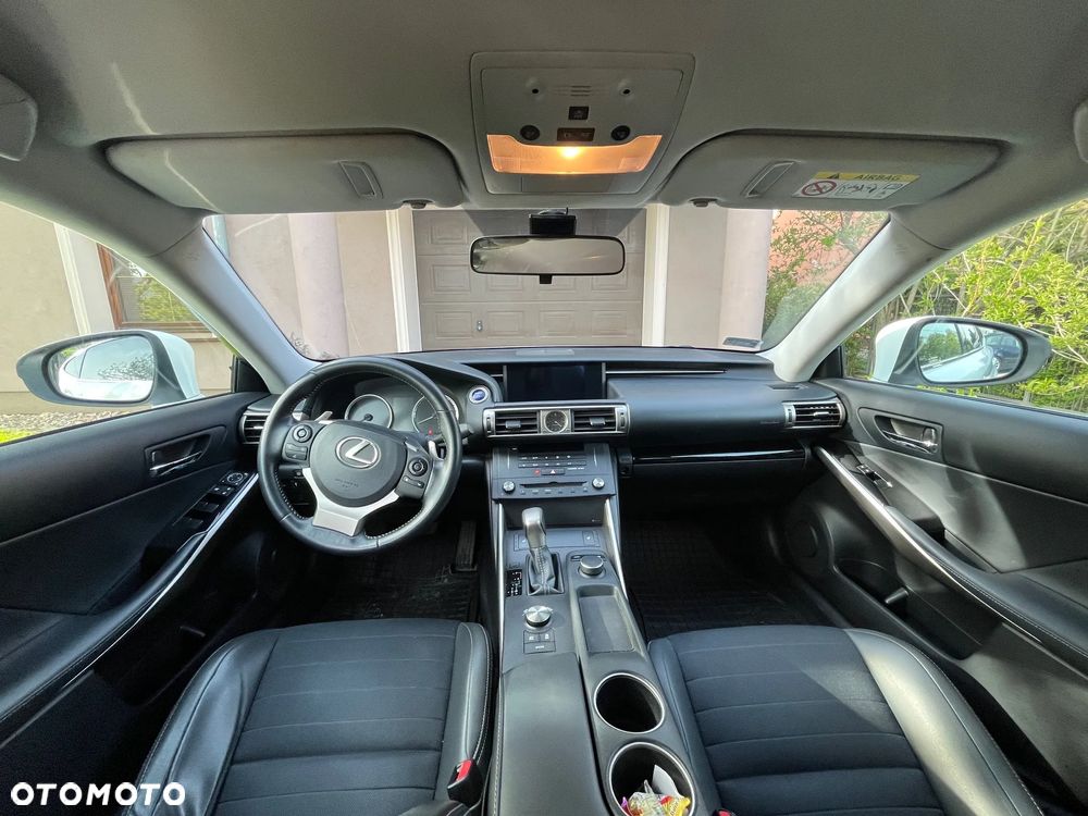 Lexus IS 300h Elite - 6