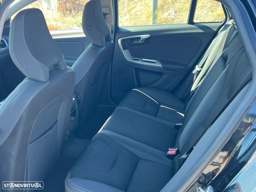 Volvo V60 D2 Geartronic Powershift Momentum - 13