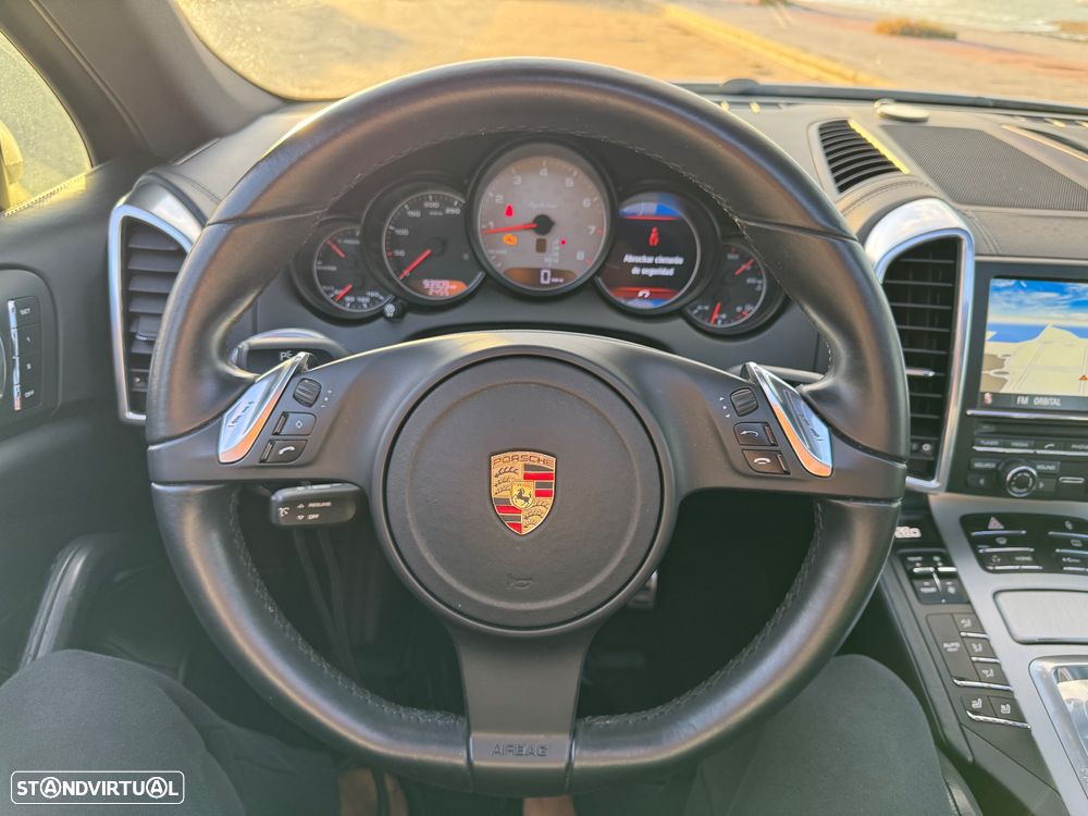 Porsche Cayenne S - 25