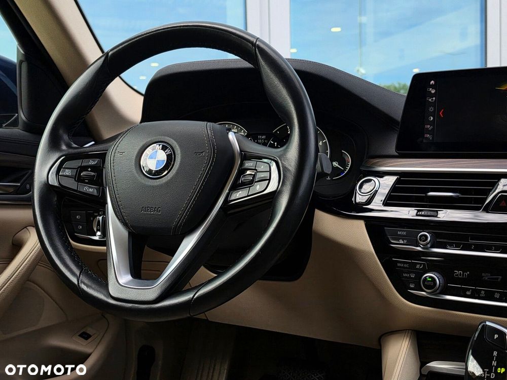 BMW Seria 5 530d Luxury Line - 18