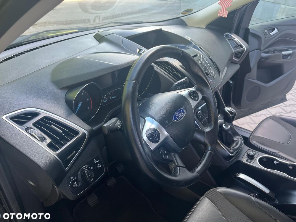 Ford Kuga 2.0 TDCi 2x4 Titanium - 10
