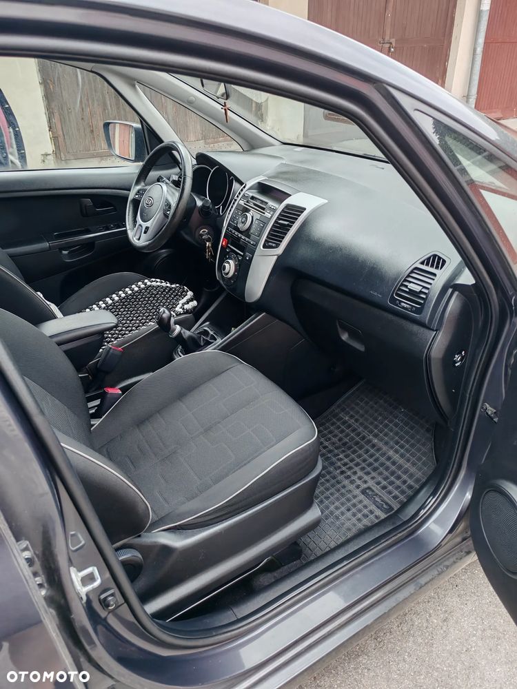 Kia Venga 1.4 M - 10
