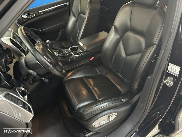 Porsche Cayenne S - 10