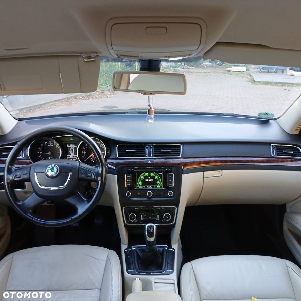 Skoda Superb 2.0 TDI Elegance - 7