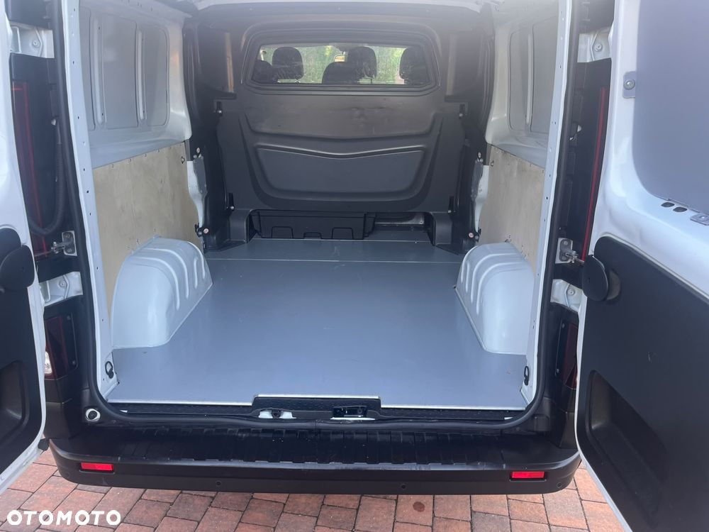Renault Trafic - 25