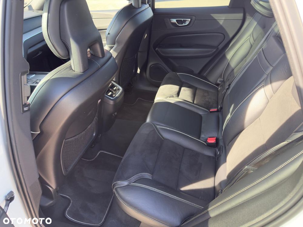 Volvo XC 60 D4 AWD R-Design - 10