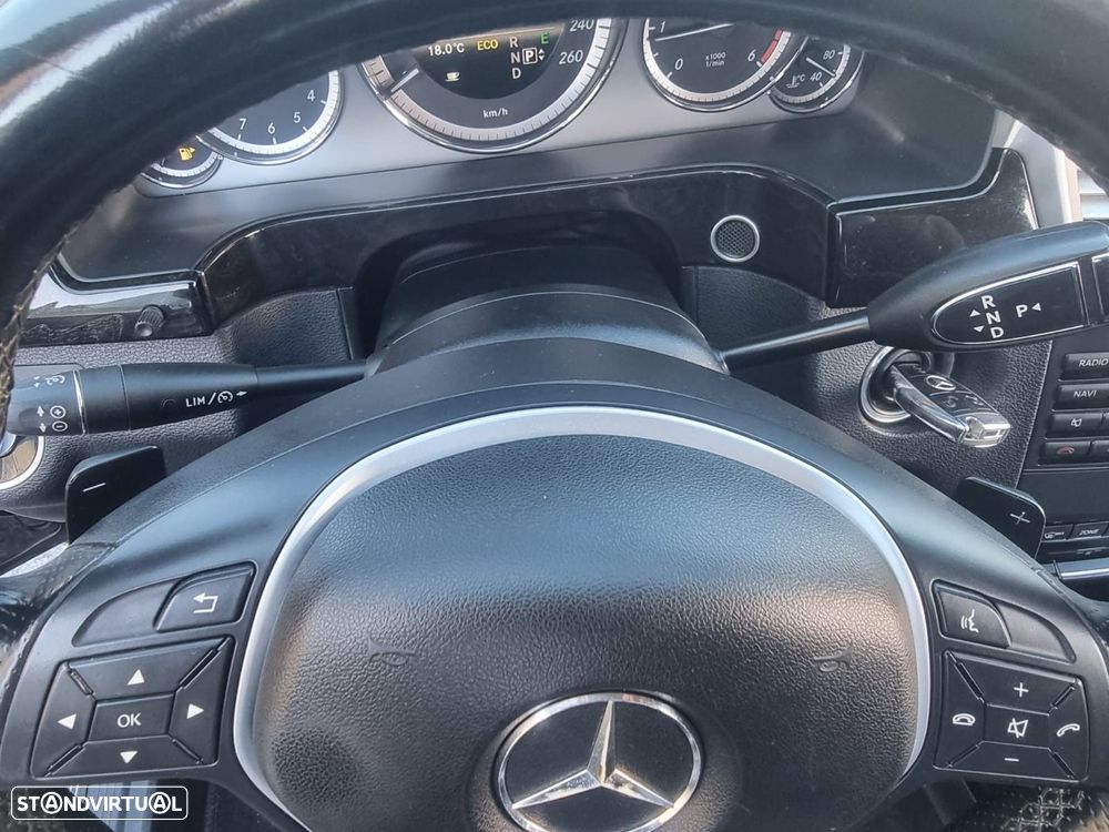 Mercedes-Benz E 200 - 12