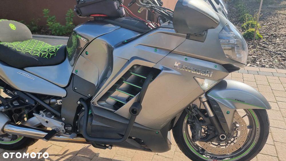 Kawasaki GTR - 17