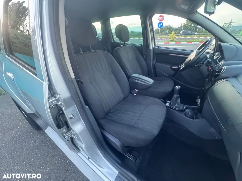 Dacia Duster 1.6 4x2 Prestige - 14