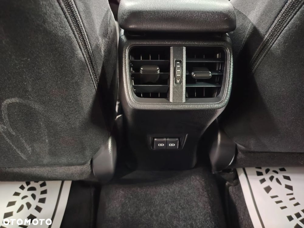 Lexus UX 250h Elegance 2WD - 24