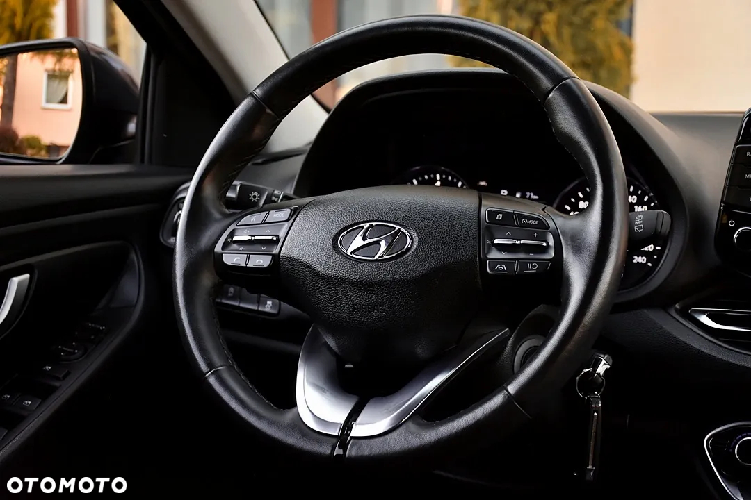 Hyundai i30 1.0 T-GDI 48V-Hybrid DCT Intro - 30