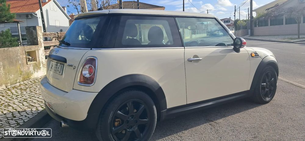 MINI 3 Portas One D - 12