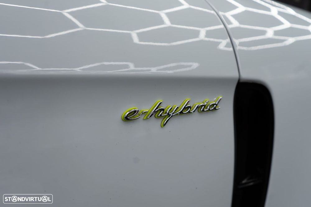 Porsche Panamera Sport Turismo 4 E-Hybrid - 17