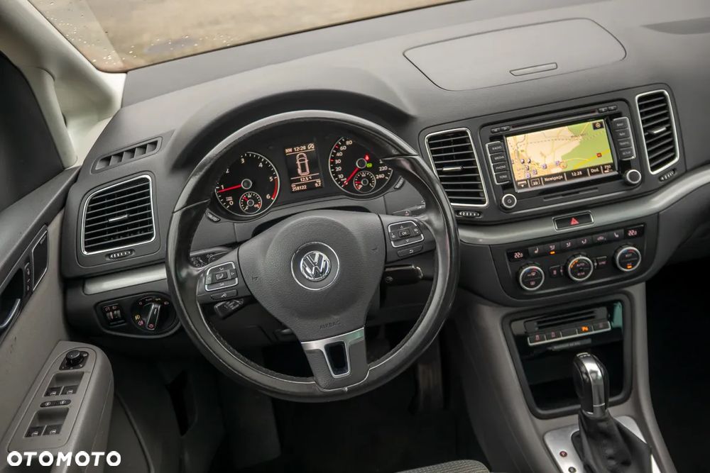 Volkswagen Sharan 2.0 TDI DSG BlueMotion Technology Comfortline - 19