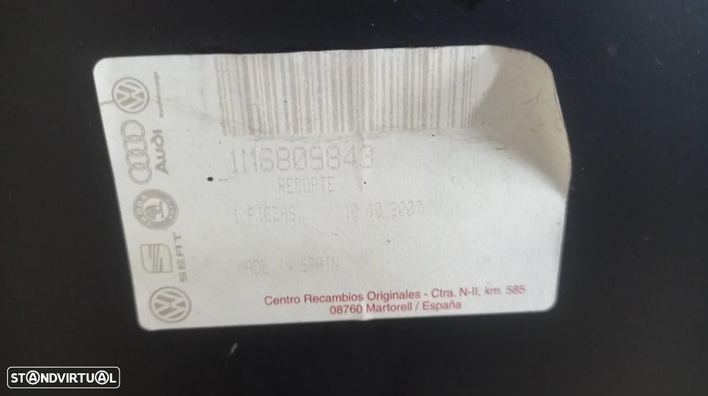 GUARDA-LAMAS TRASEIRA SEAT LEON 2001 - 4