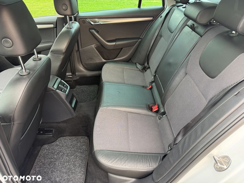 Skoda Octavia 1.6 TDI Premium Edition - 28