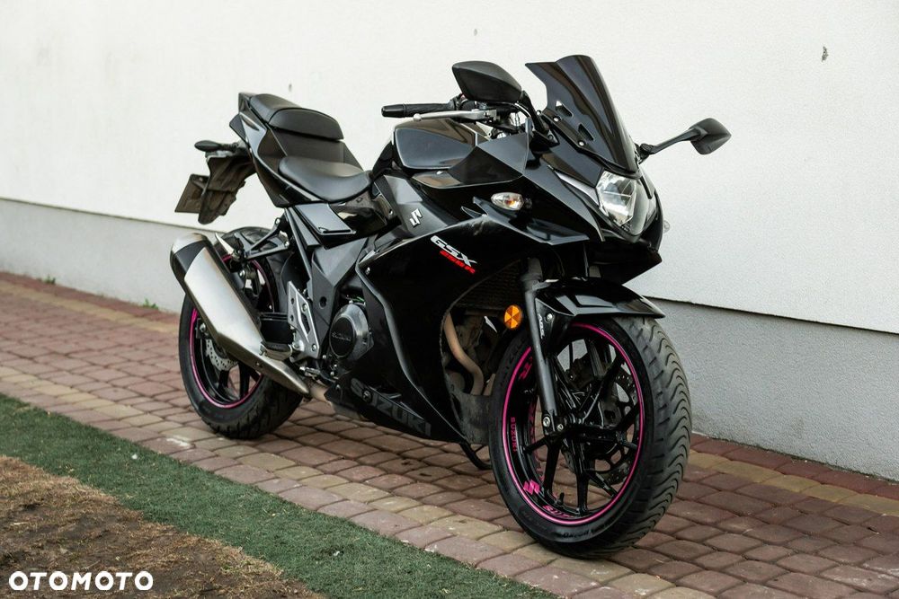 Suzuki GSX-R - 1