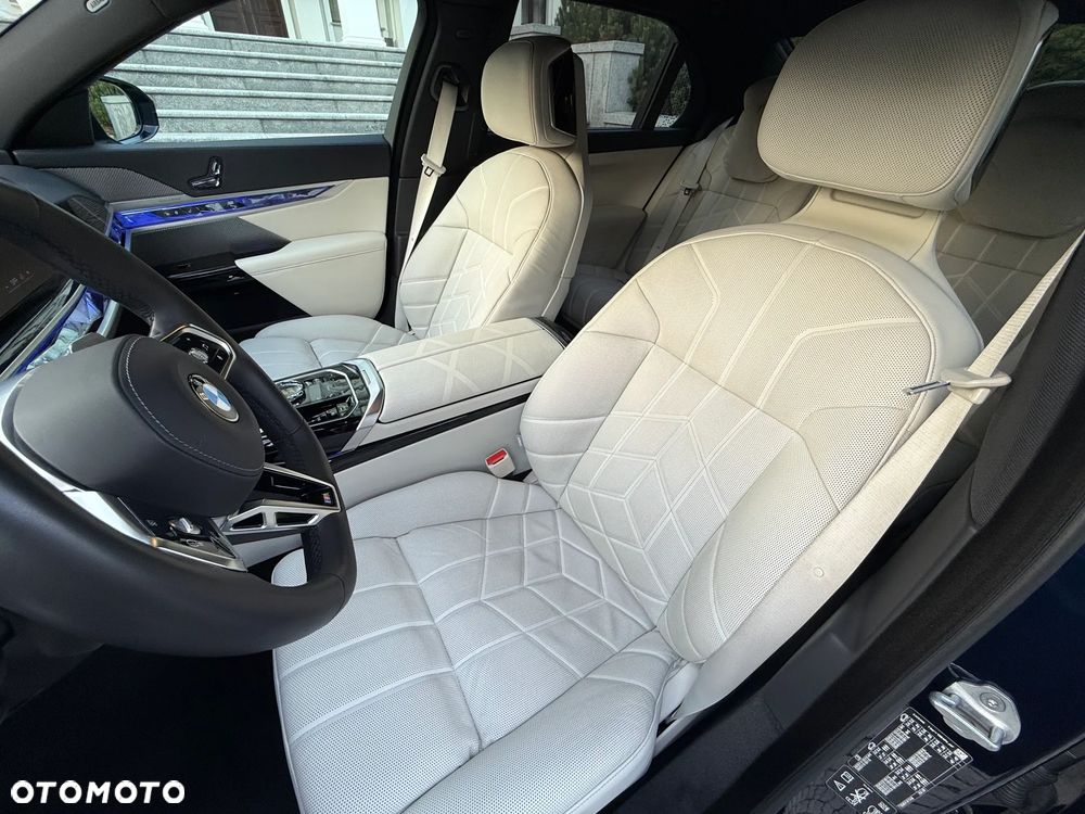 BMW Seria 7 - 25