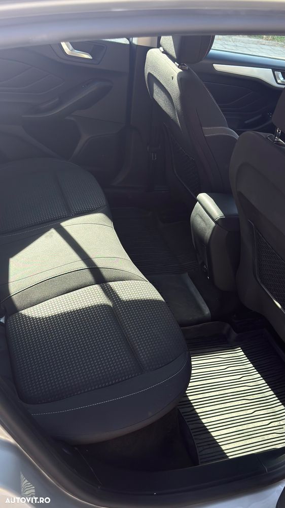 FORD Focus 2021 — imagine 8