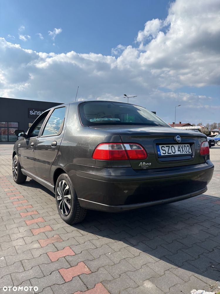 Fiat Albea 1.4 Dynamic - 5