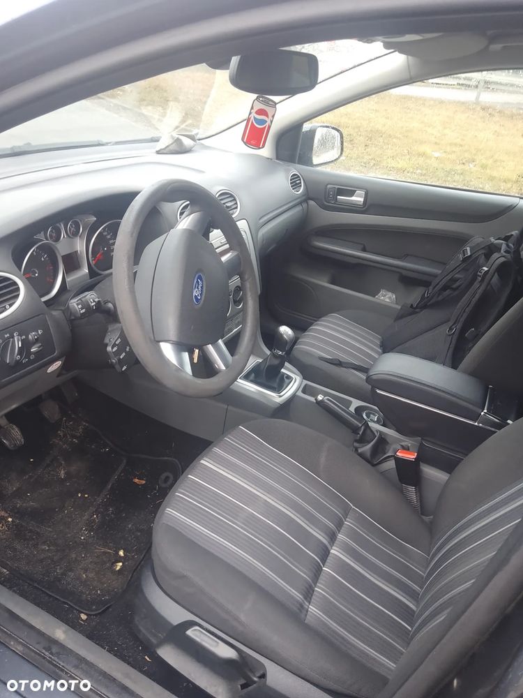 Ford Focus 2.0 16V Trend - 7